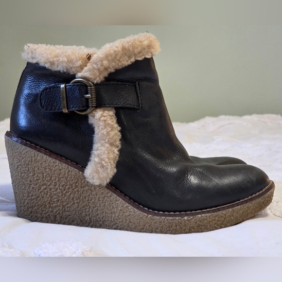 Sam Edelman Shoes - Sam Edelman Black Leather Wedge Zip Up Ankle Bootie Faux Sherpa Details Sz 9